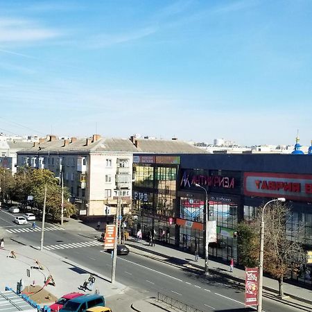 2Х Комнатная С Ремонтом В Центре.Renovated, Center Apartment Khmel'nyts'kyy Ngoại thất bức ảnh