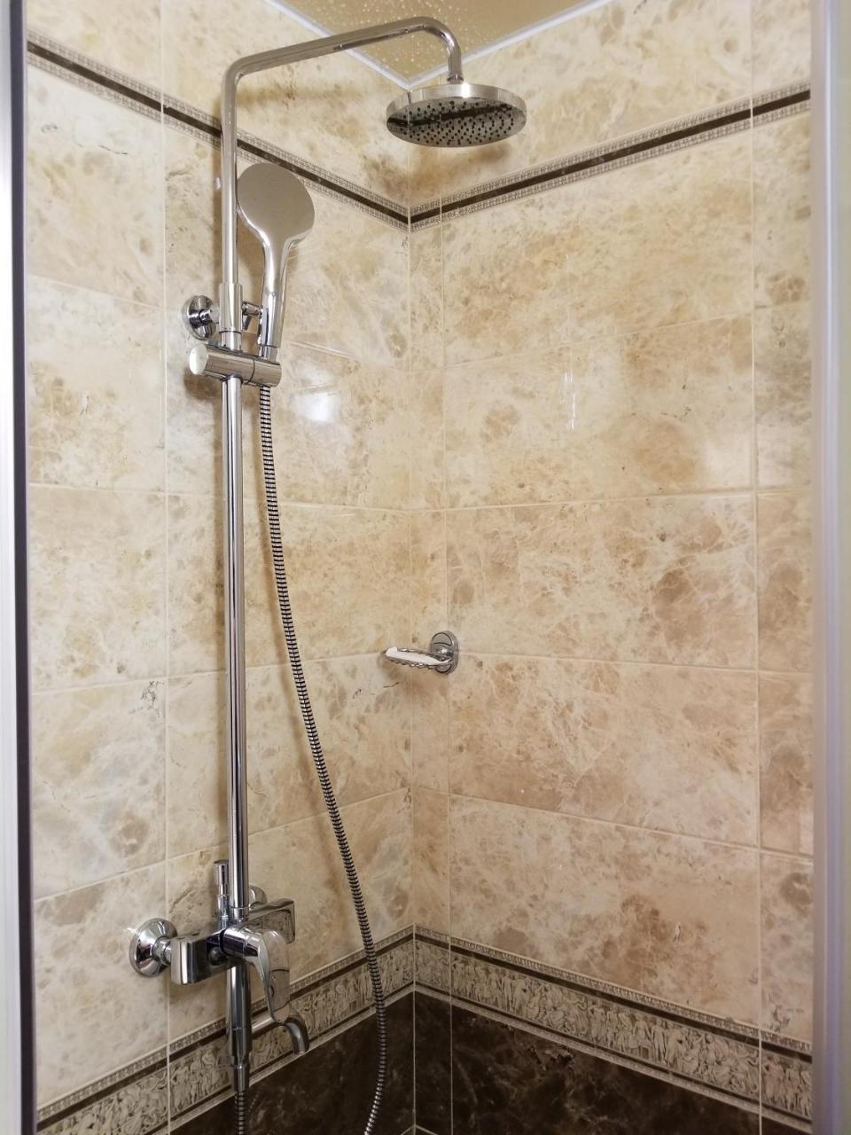 2Х Комнатная С Ремонтом В Центре.Renovated, Center Apartment Khmel'nyts'kyy Ngoại thất bức ảnh